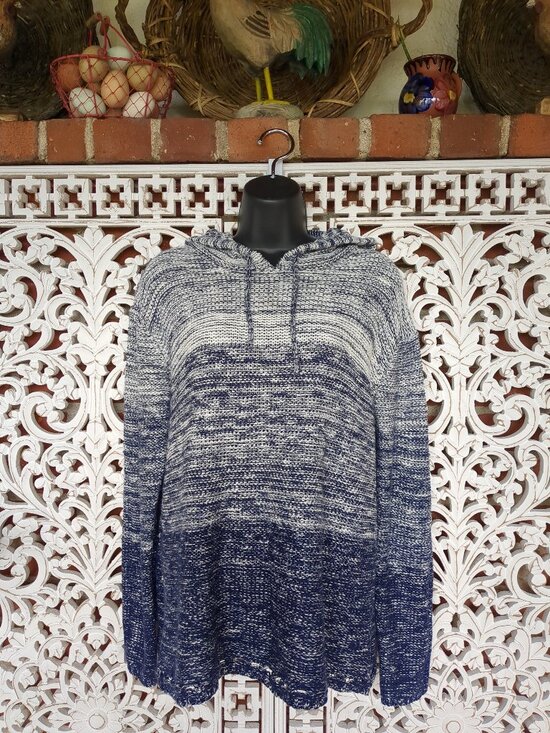 Ethereal Sweaters - L Long Sleeve Pullover Sweater with Hood
